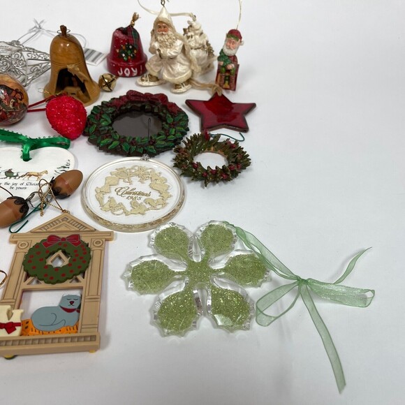 Variety of Christmas Tree Ornaments Lot of 23 - Picture 5 of 9